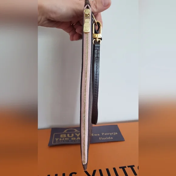 Louis Vuitton Neverfull MM GM pouch - Picture 9 of 14